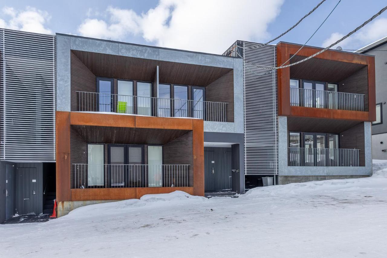 Hangetsu Niseko - Bed and Breakfast