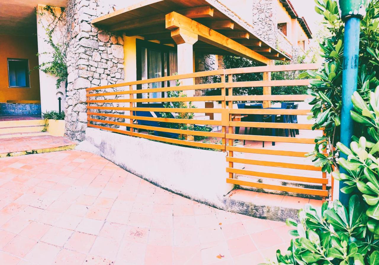 Bellissimo appartamento con veranda privata al centro di Porto Rotondo - B&B