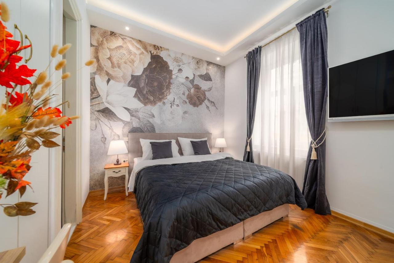 Aurelia Antik apartments & rooms, Zagreb City Center - B&B
