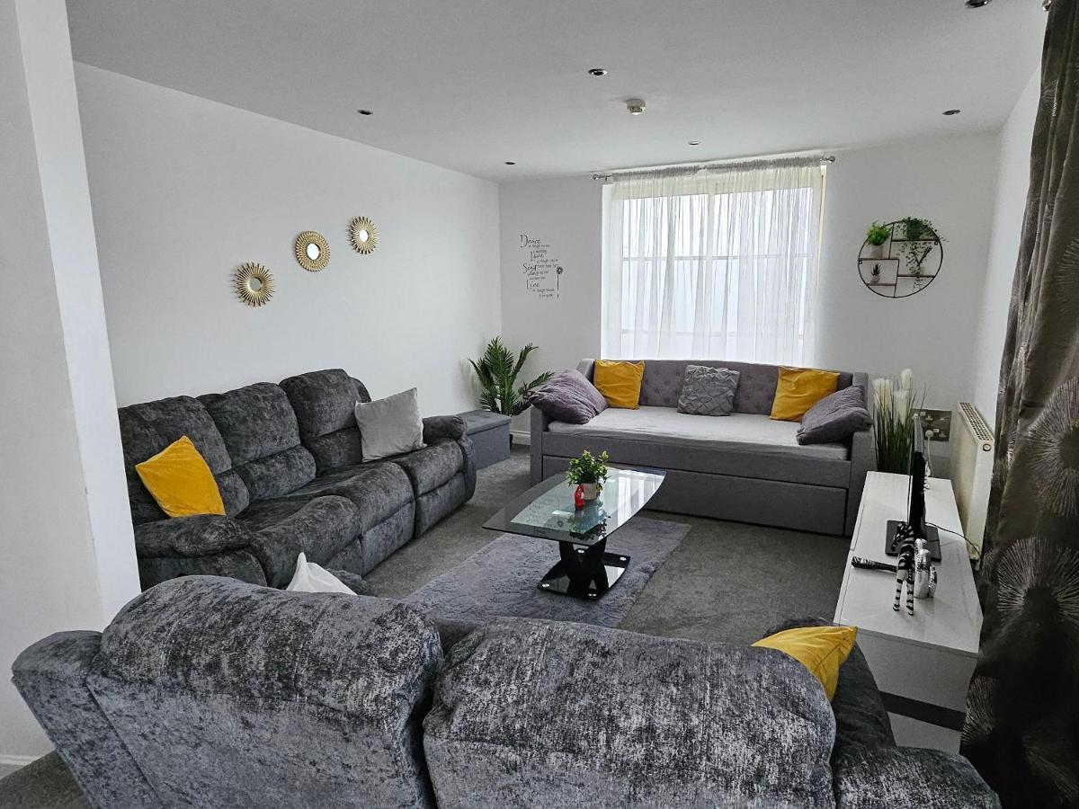 B&B Leicester - Deluxe apartment Sleeps up to 6 - Bed and Breakfast Leicester