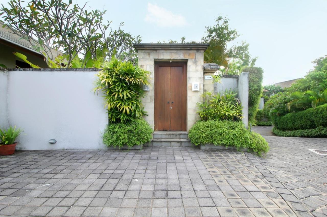 Trisha Cliff Villa Karang Tinggi - Ferienwohnung