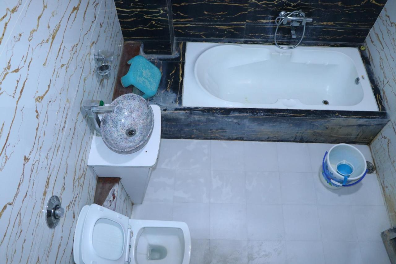 Camera Matrimoniale/Doppia con Letti Singoli con Bagno Privato