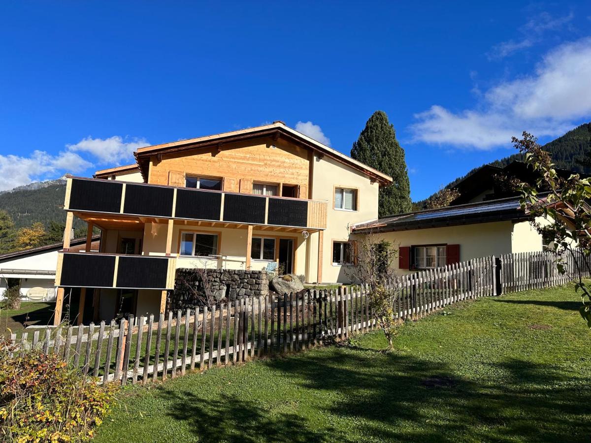 B&B Klosters - Ferienwohnung Crameri - Bed and Breakfast Klosters