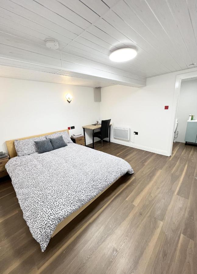 Welsh Holiday Accommodation - Modern Living - B&B