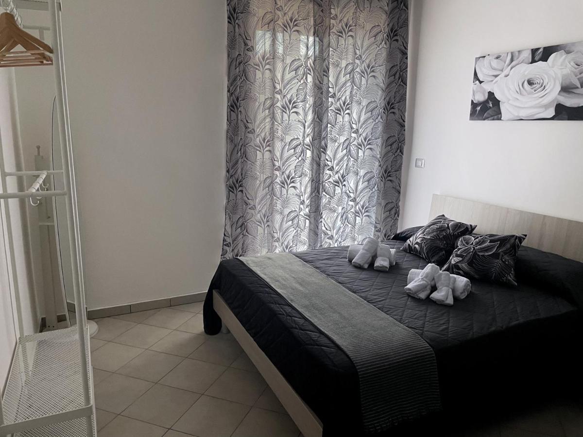 One-Bedroom Apartment with Balcony