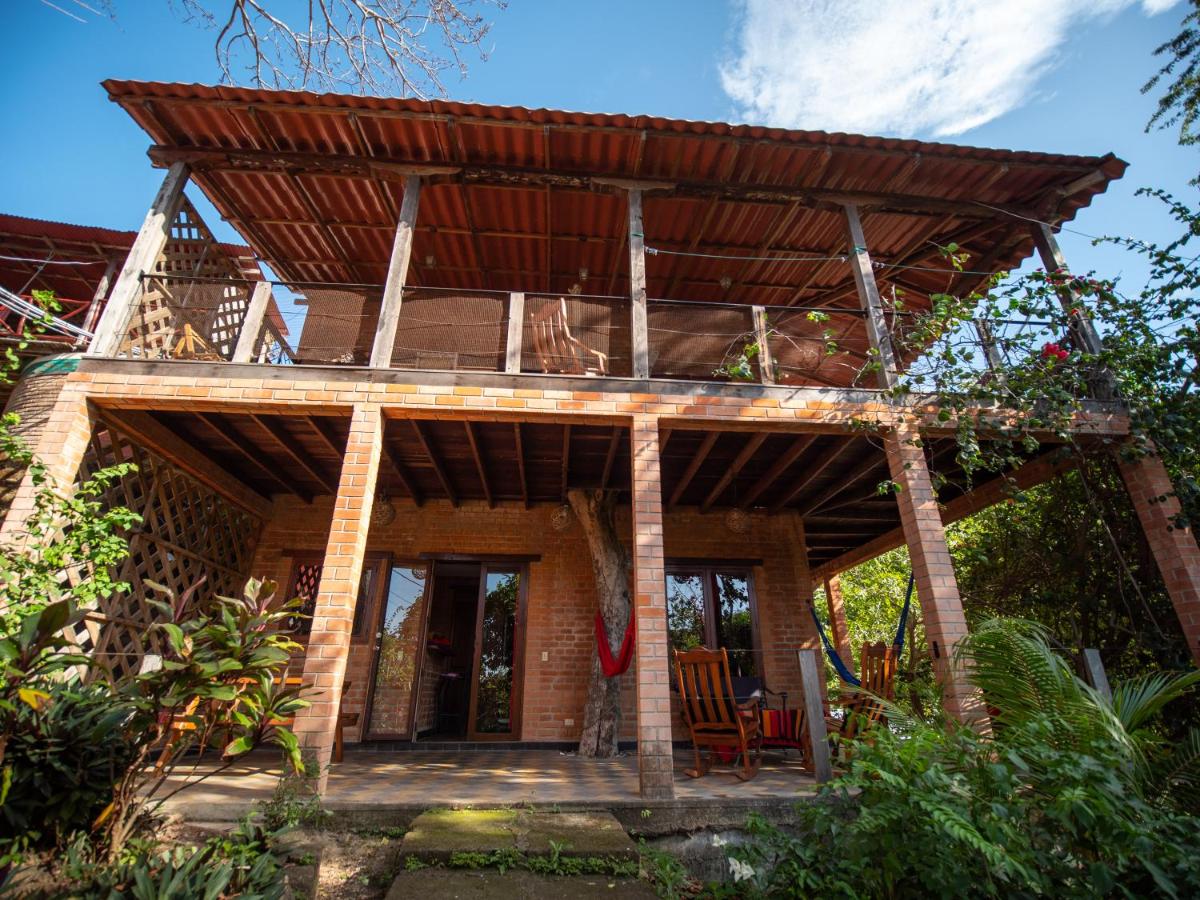 B&B San Juan del Sur - 2 bedroom apartment in lush garden, 3 blocks from beach and center of San Juan - Bed and Breakfast San Juan del Sur