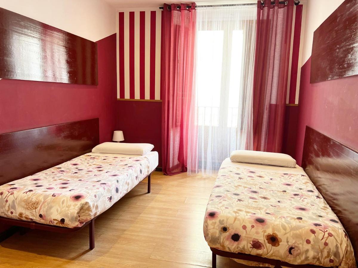 Twin Room with Shared Bathroom
