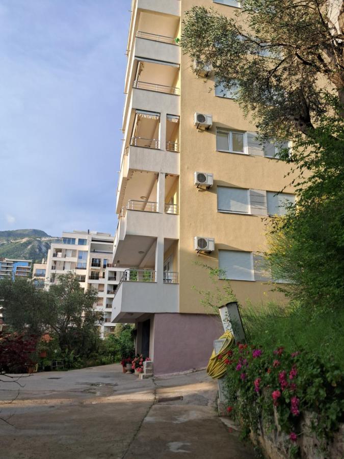 Two-Bedroom Apartment with Terrace and Sea View