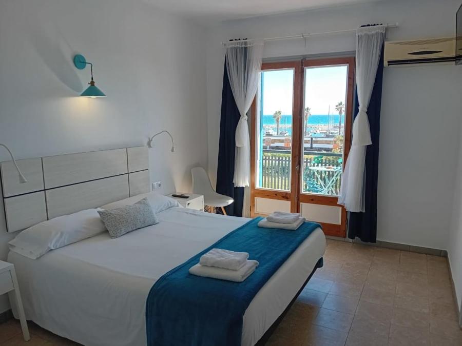 Habitación Doble con balcón y vistas al mar