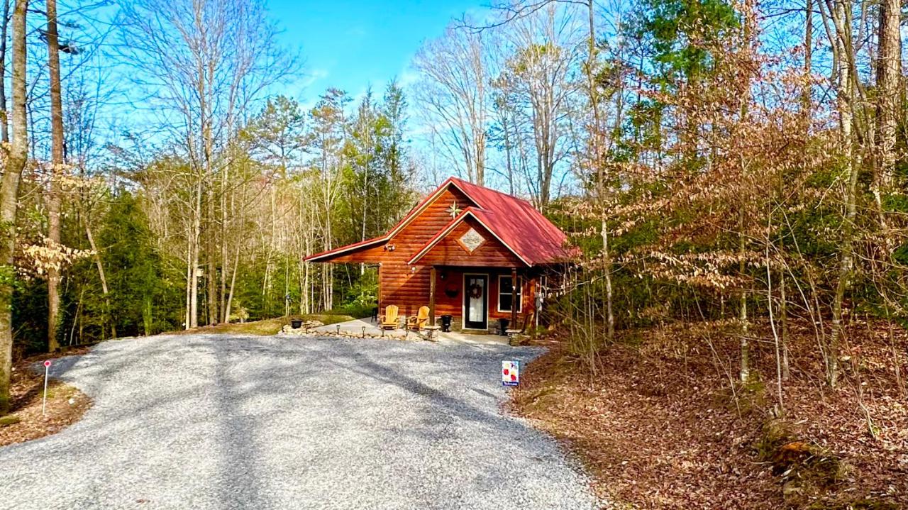 B&B Murphy - Twinn Peaks Beautiful Modern Mountain Cabin Retreat-Cozy-Secluded-WiFi-Pets - Bed and Breakfast Murphy