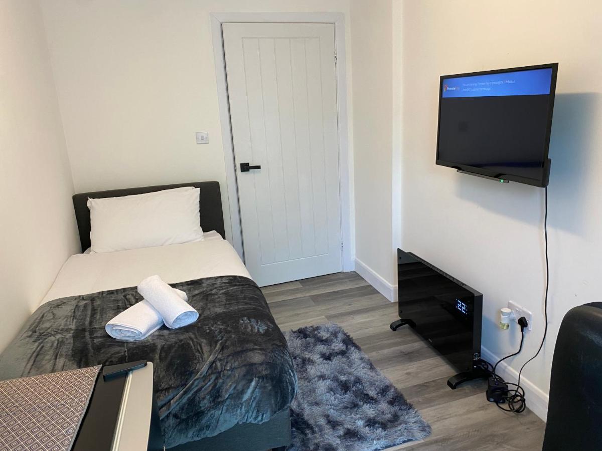 B&B Birmingham - The Wing Home Stay - Bed and Breakfast Birmingham