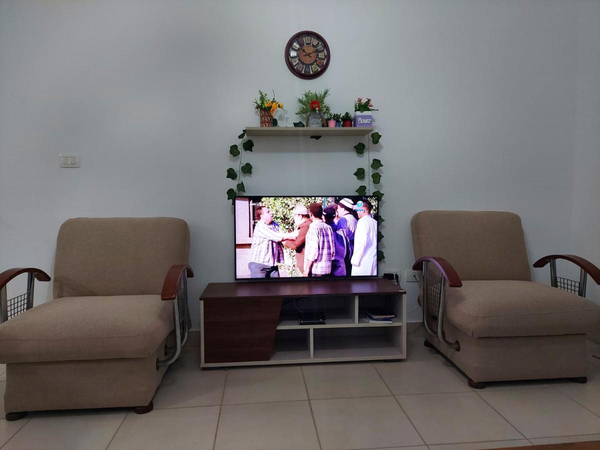 Amwaj North coast chalet in 1st floor families only - B&B