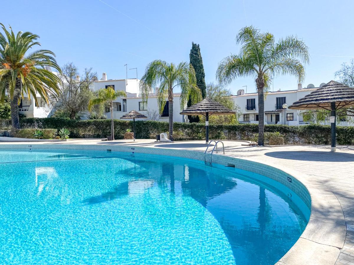 Welcoming Oasis 500m Beach AC Wi-Fi Pool Balcony - Chambres d’hôtes Albufeira