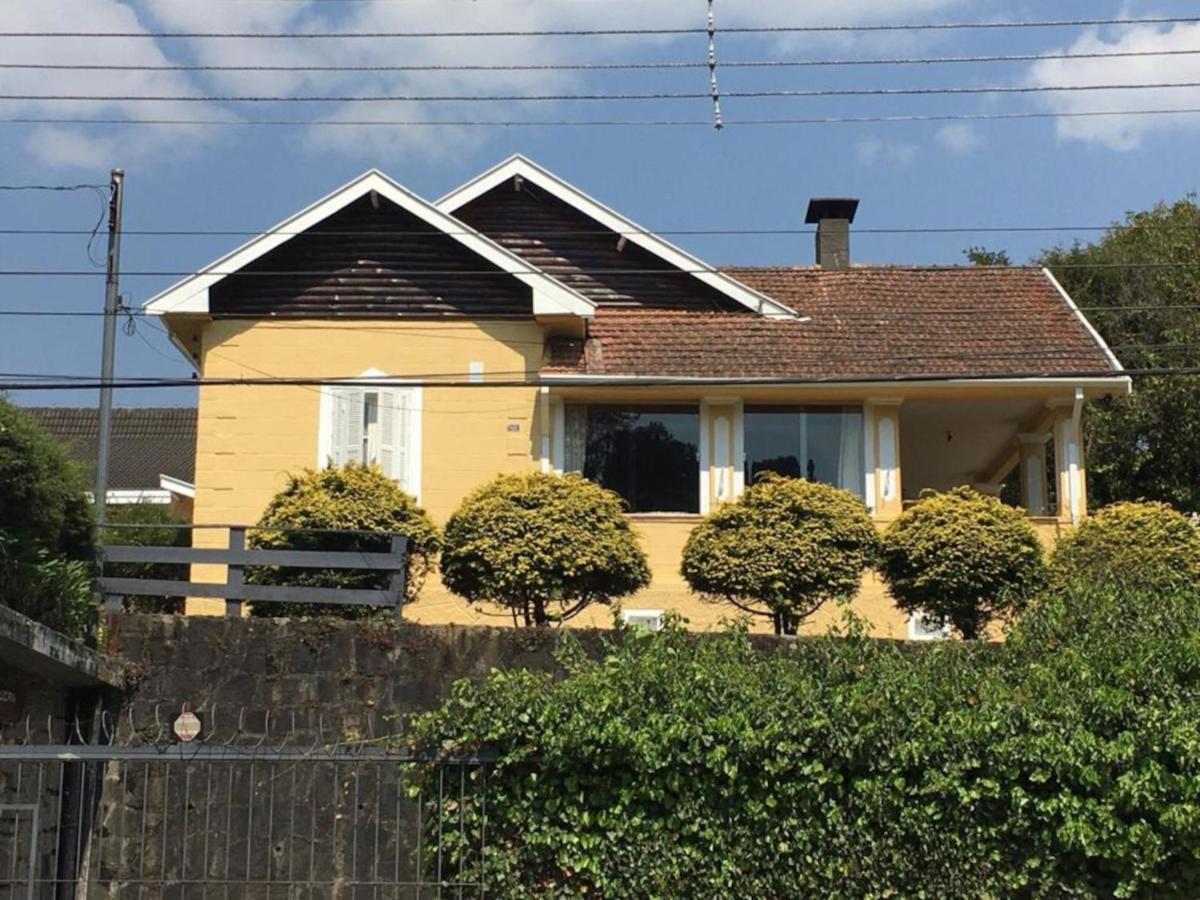 Casa a 150 mts. centrinho! Faça tudo a pé! - Bed and Breakfast