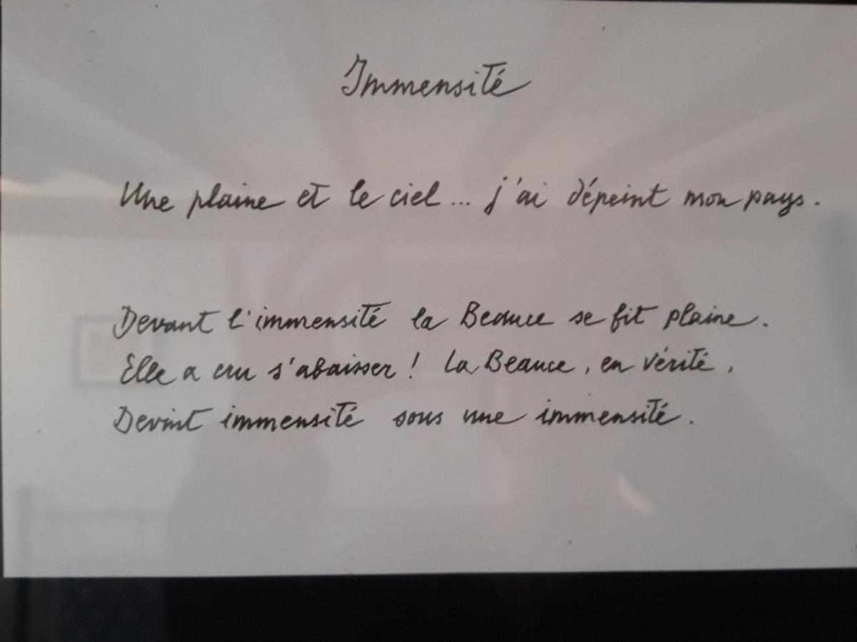 Gîte chaleureux avec jardin arboré, terrasse, salle de jeux et parking privé à Pré-Saint-Évroult. - Chambres d'hôtes Pré-Saint-Évroult