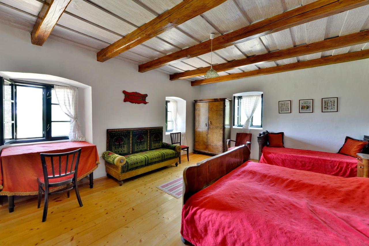 Apartment with Garden View
