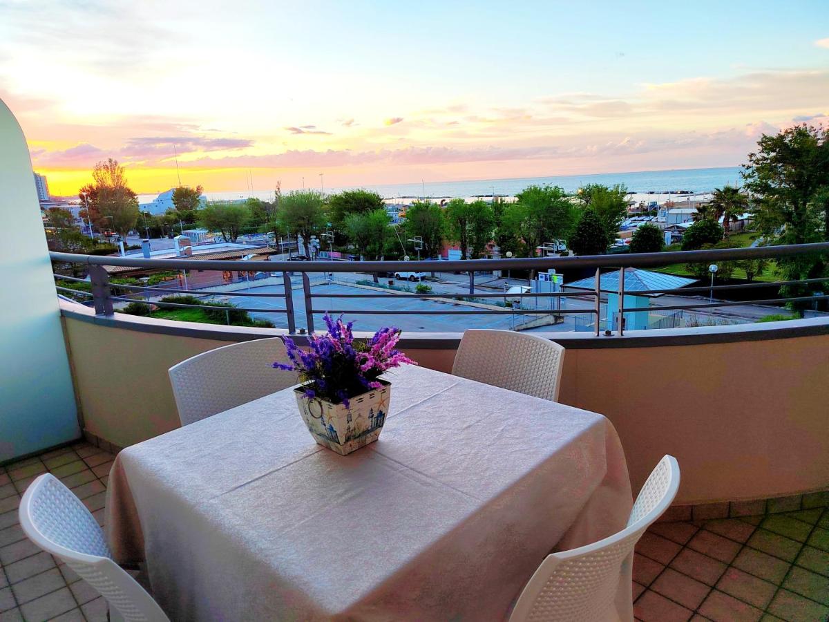 B&B Cattolica - VistaMare Bluemar - Living the Sea - 120mq - Bed and Breakfast Cattolica