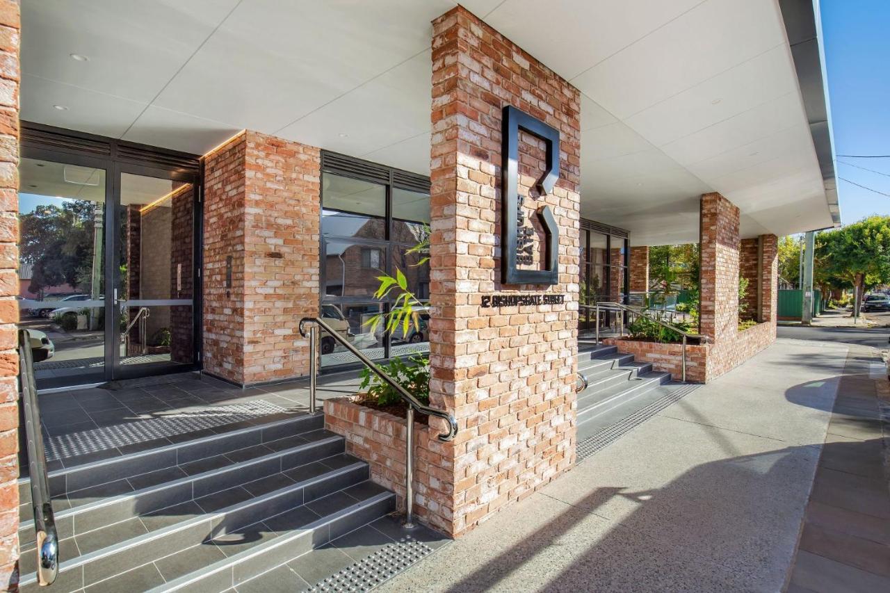 Harbour Towers, Newcastle's Elite Apartment Stays, Free Parking & Tram Access - B&B