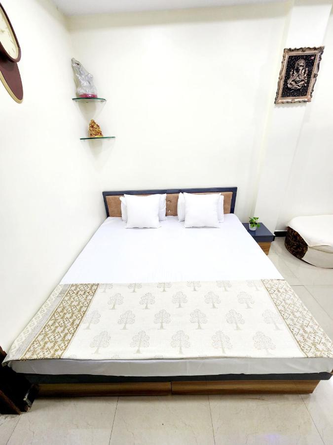 B&B Ujjain - Mahakal Serenity Home Stay, Ujjain Near Mahakal & Iskon Temple - Bed and Breakfast Ujjain