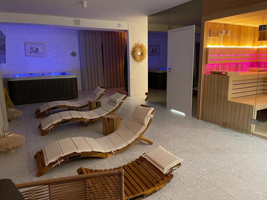 MAJKA Apartamenty na Wydmach - B&B Pobierowo