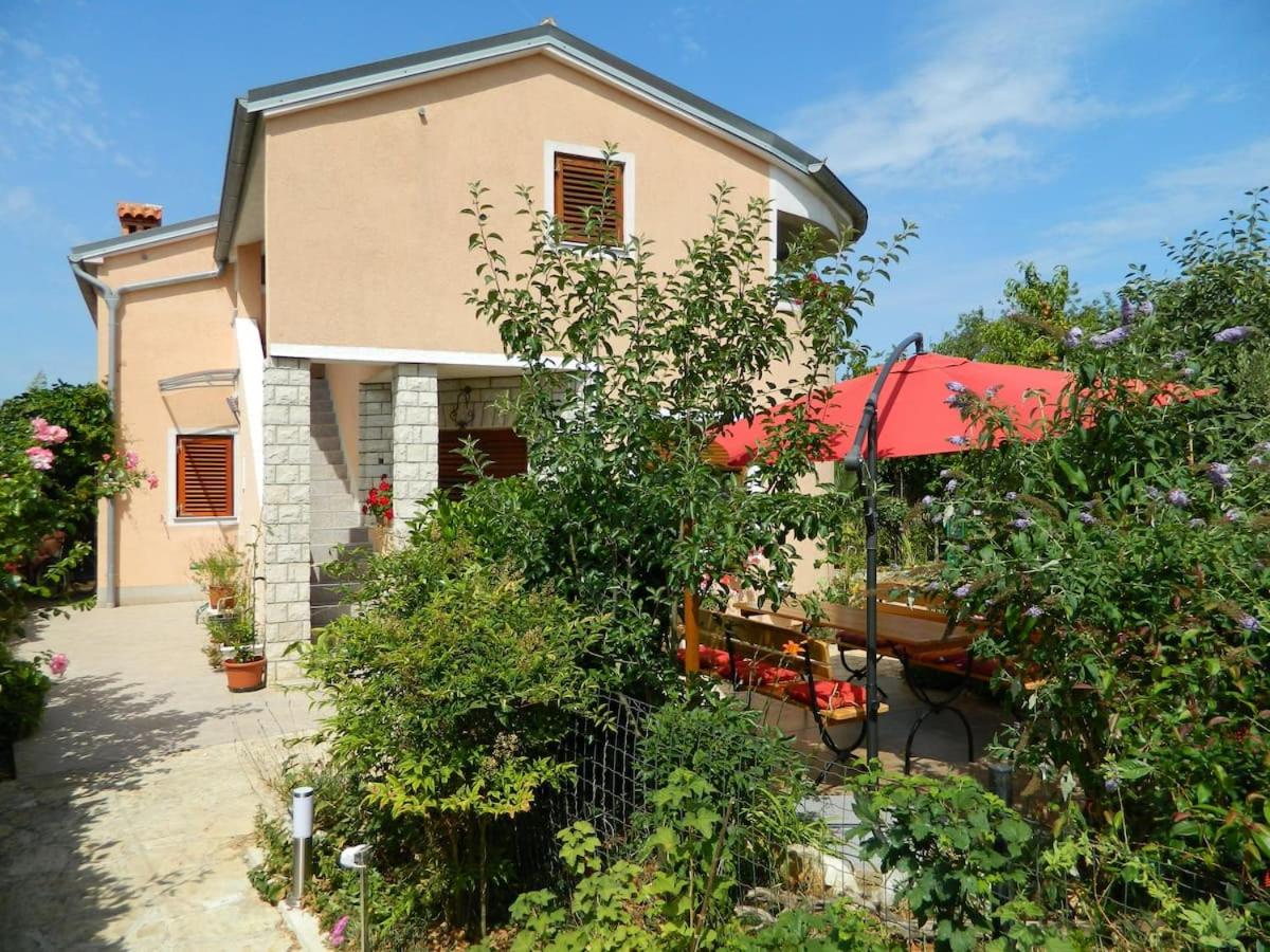 Fazana local family apartment - B&B