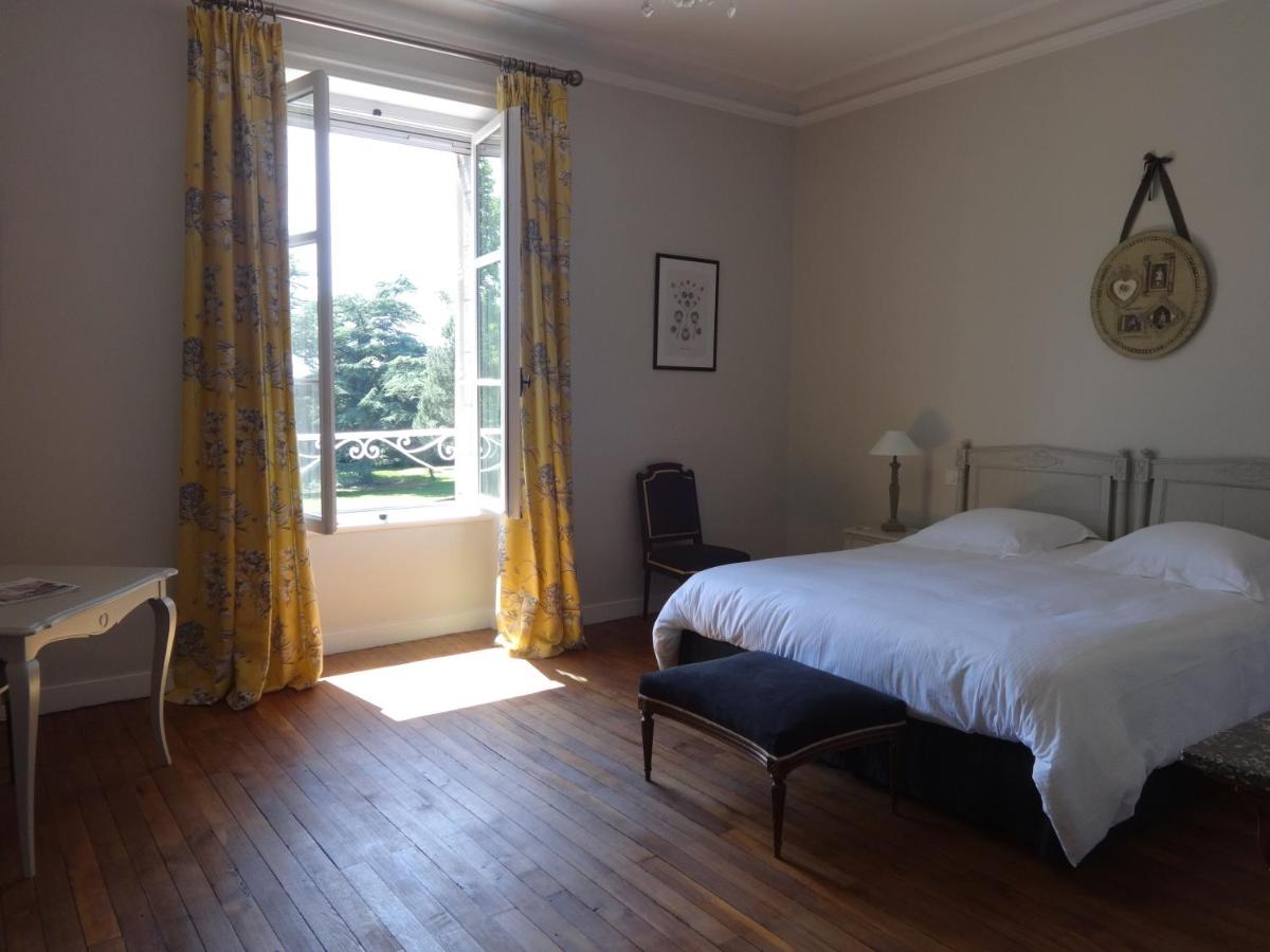 Kamer met Kingsize Bed en Uitzicht op de Tuin