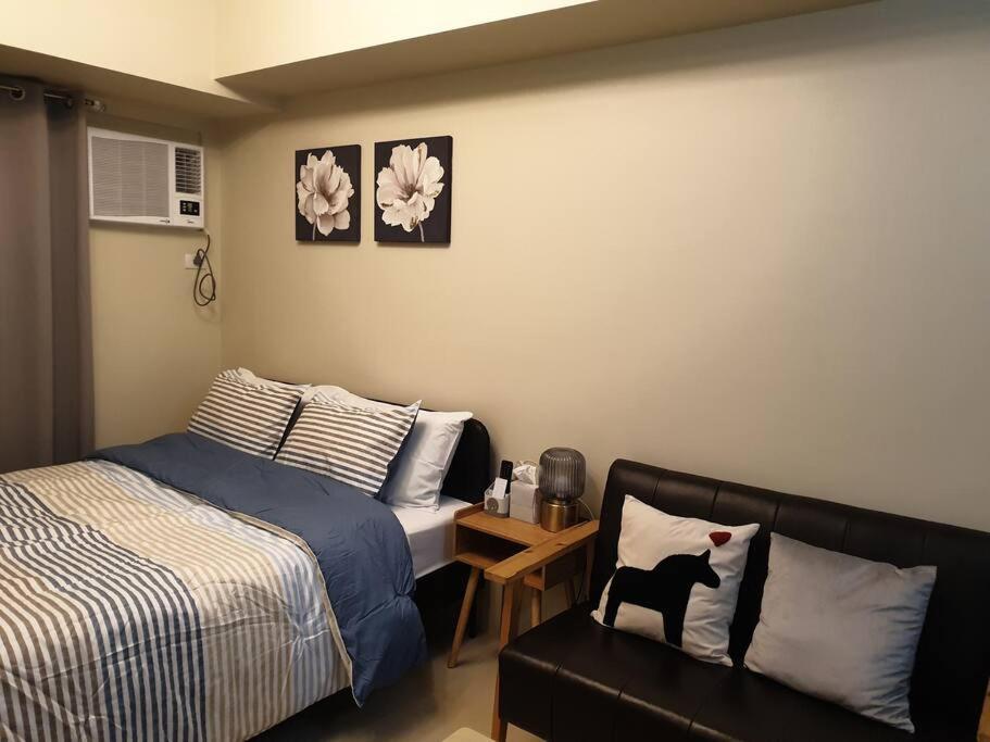Hana Inn Avida Riala Tower3 IT Park 812 - B&B