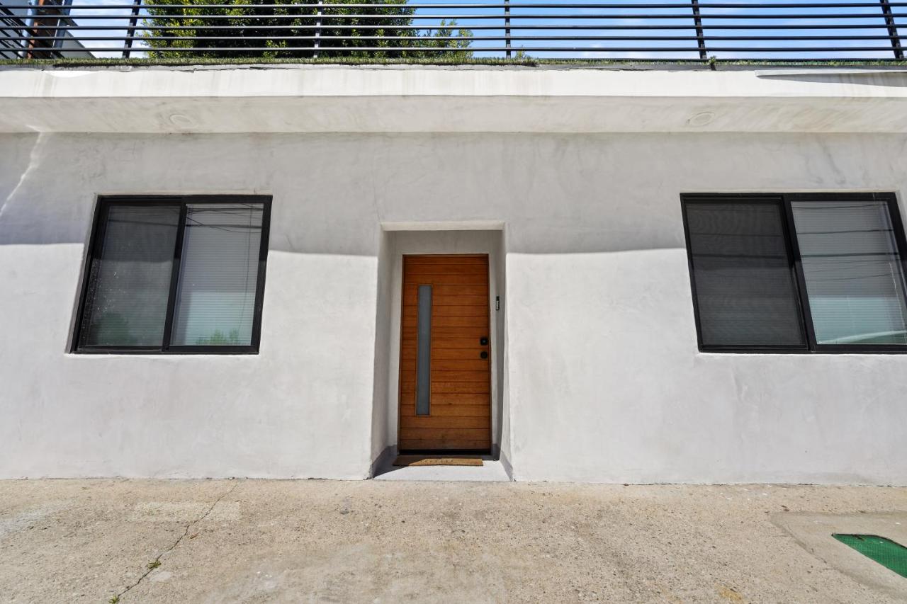 Private Cozy Guest House, King Bed, Parking, Pet Friendly near Penmar Golf Course! - Chambres d'hôtes Los Angeles