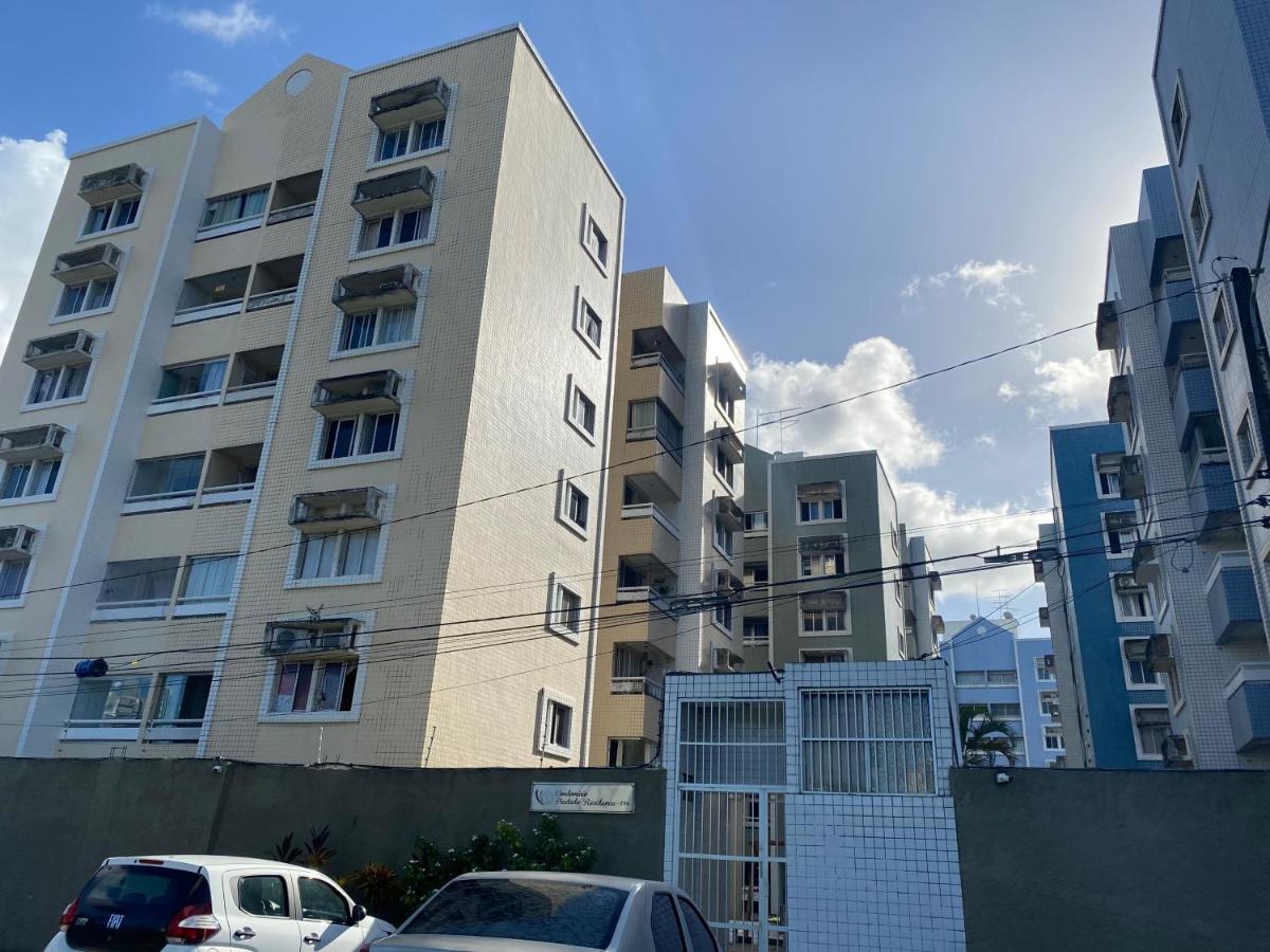 Apt Novo 500m da Praia de Piedade - B&B