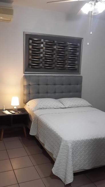 Desk and Dream Room - Bed and Breakfast