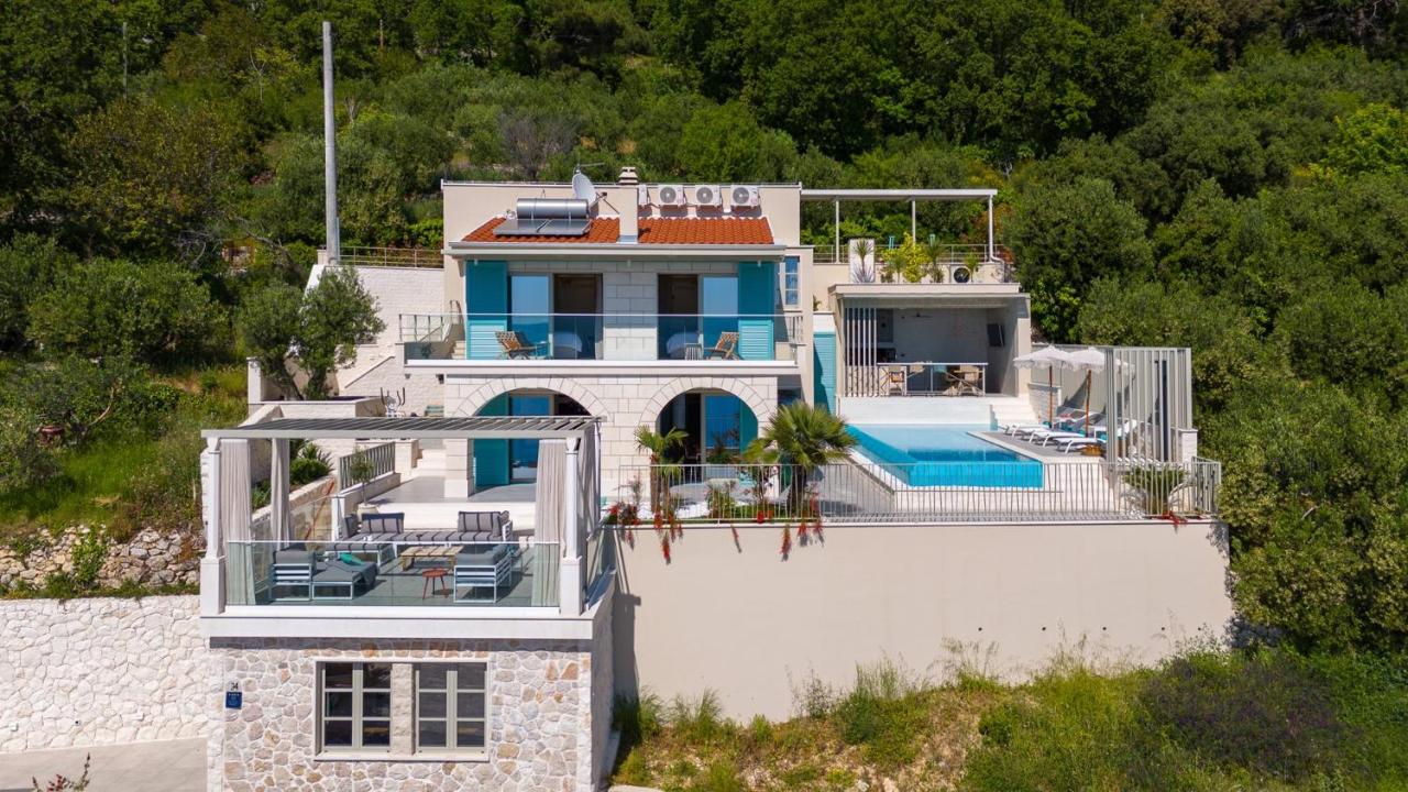 Casa GENI-heated pool, 3 bedrooms, sea views - B&B Omiš