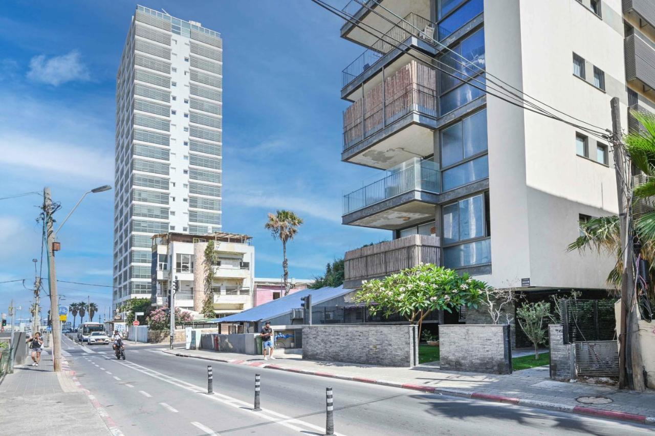 Modern Sea 2BR in Beach Club by HolyGuest - Chambres d’hôtes Tel-Aviv