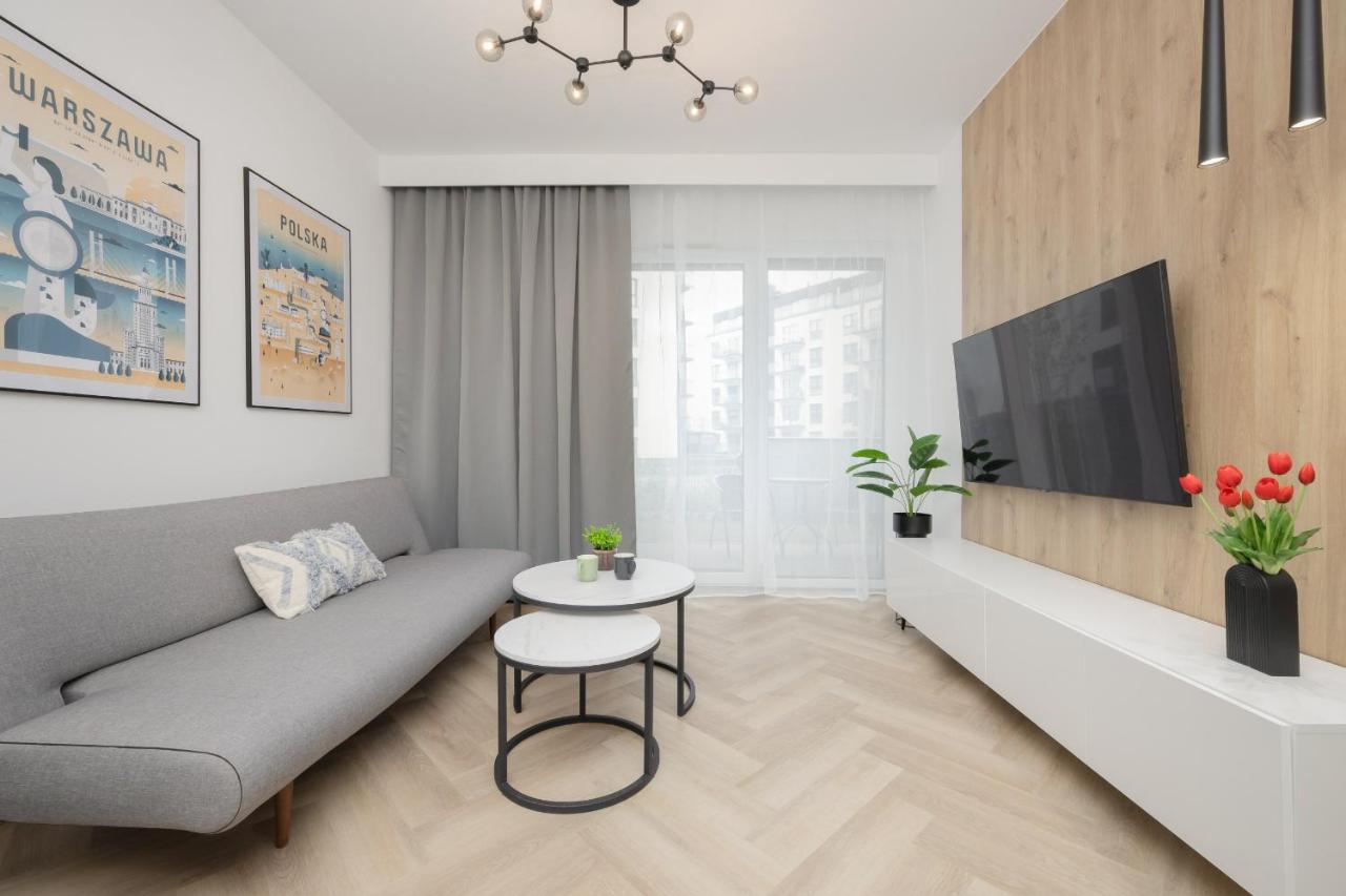 Przytulny Apartament z Parkingiem i Tarasem w Warszawie by Noclegi Renters - Chambres d'hôtes Varsovie
