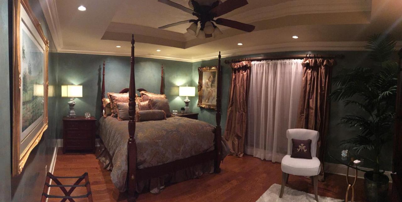Deluxe Queen Suite