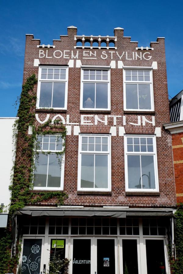 B&B Sneek - Stadslogement Valentijn - Bed and Breakfast Sneek