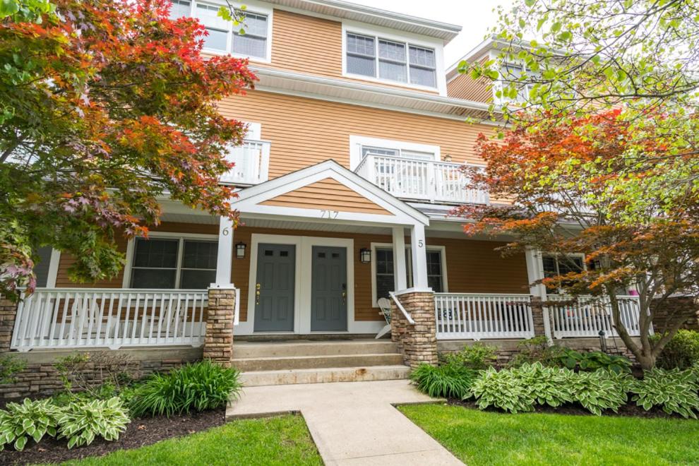 Water Street Retreat - In the heart of Downtown Saugatuck with views of the river! - B&B