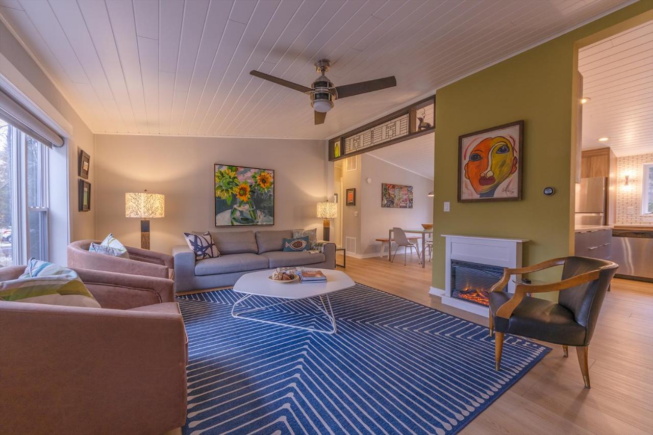 Douglas Woods Retreat - Modern Cottage - Newly Remodeled! Walking distance to downtown Douglas! - B&B