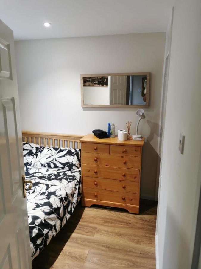 B&B Bicester - Private room in a lovely home - Bed and Breakfast Bicester