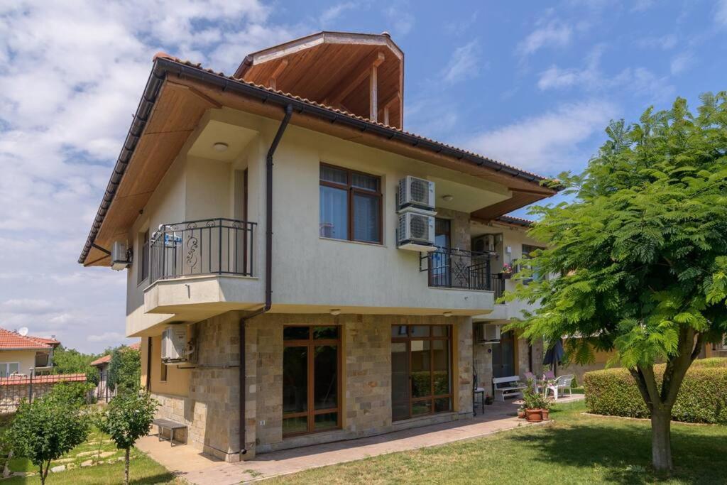 Villa and remote office "Penkov" - B&B