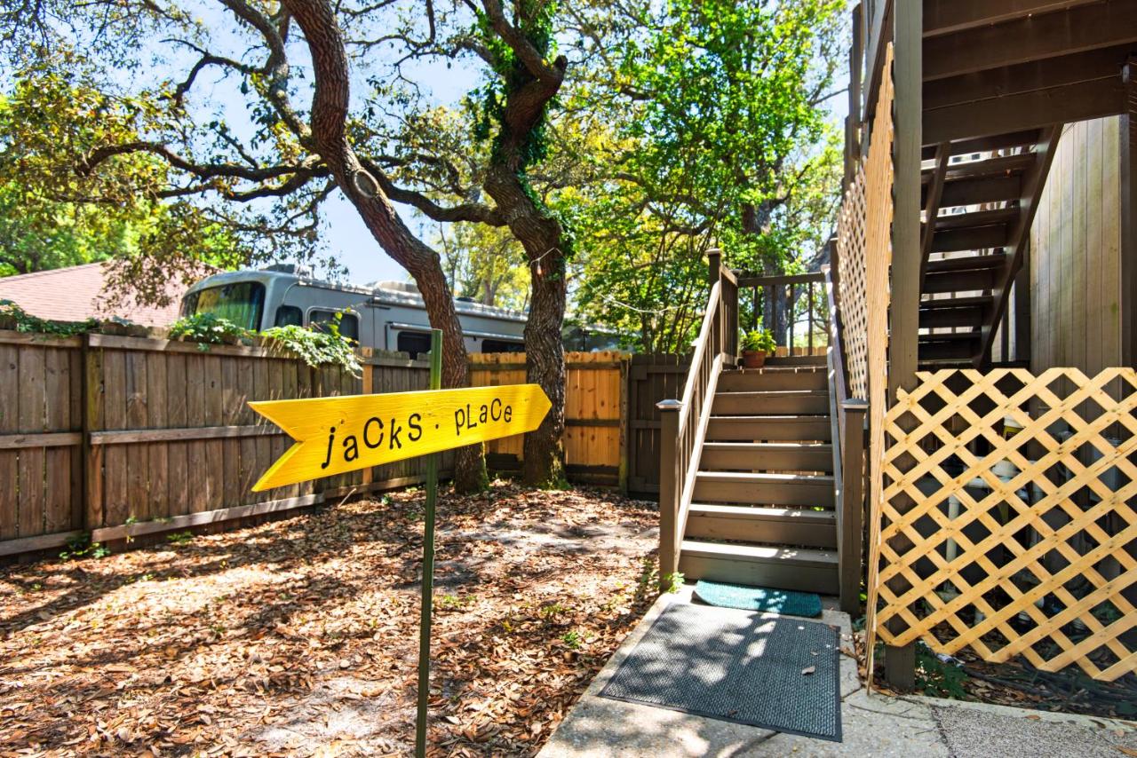 Jack's Place-Gulf Brz-Pool-Close to Bchs 2BD-1BT - B&B