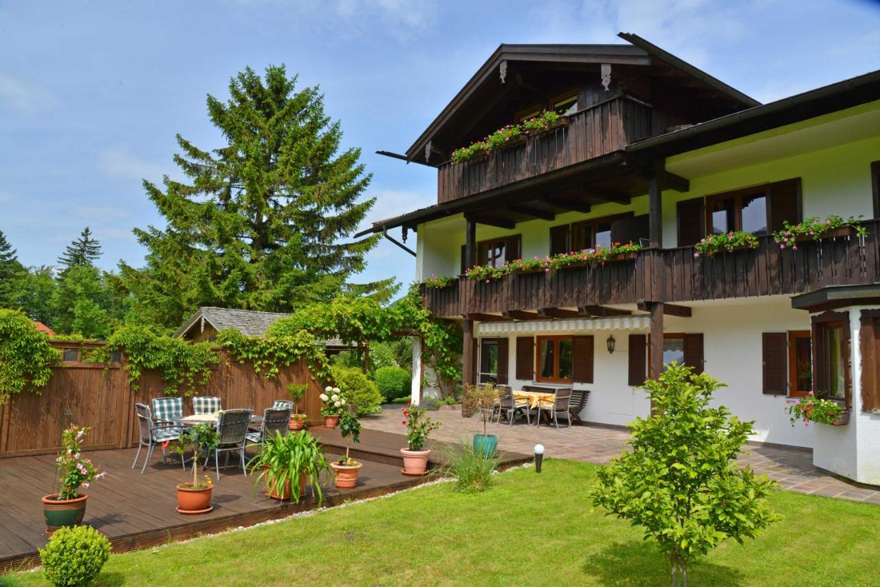 B&B Aschau im Chiemgau - Ferienwohnungen Haus Monika - Bed and Breakfast Aschau im Chiemgau