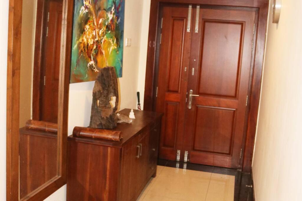 B&B Colombo - Entire 3 Bed Room Luxurious Apartment in Colombo 8 - Bed and Breakfast Colombo