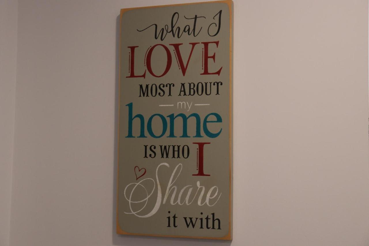 Spacious stay, 15 min to Niagara Falls & US border - B&B Thorold