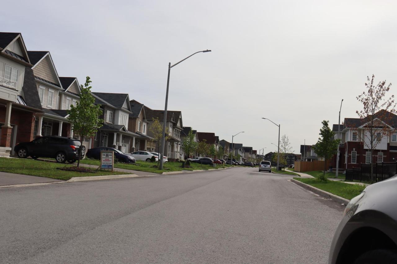 Spacious stay, 15 min to Niagara Falls & US border - B&B Thorold