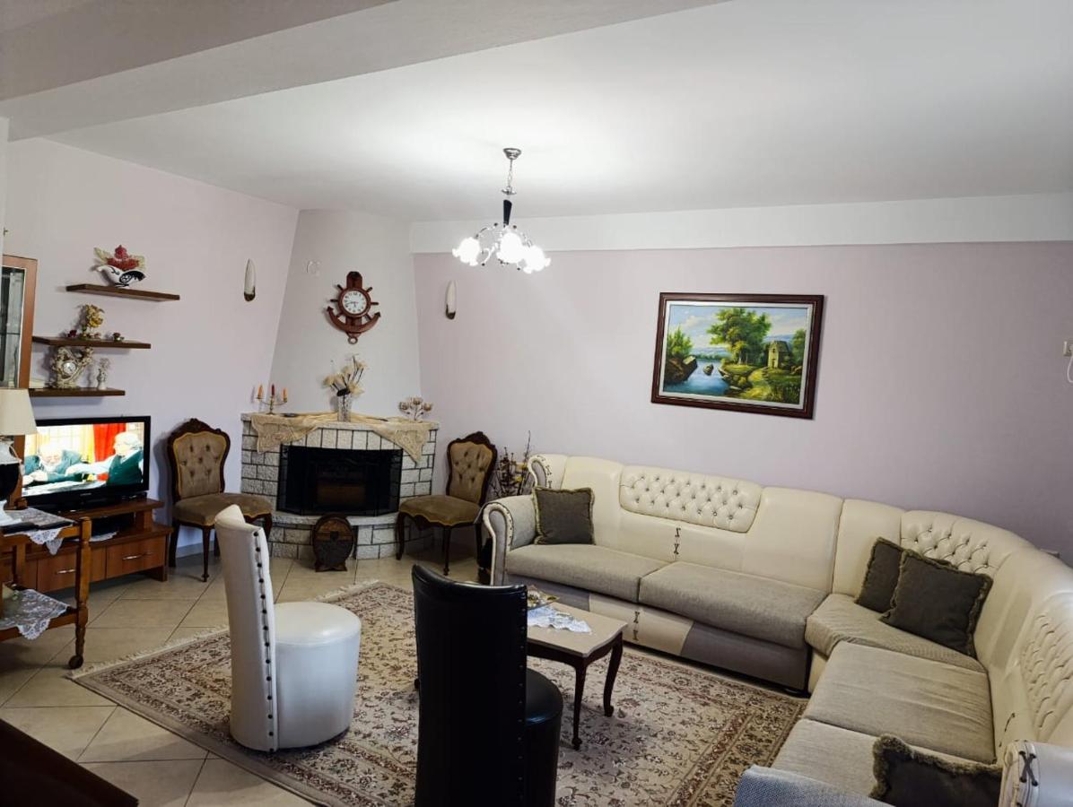 Zota Guesthouse - B&B Gjirokastra