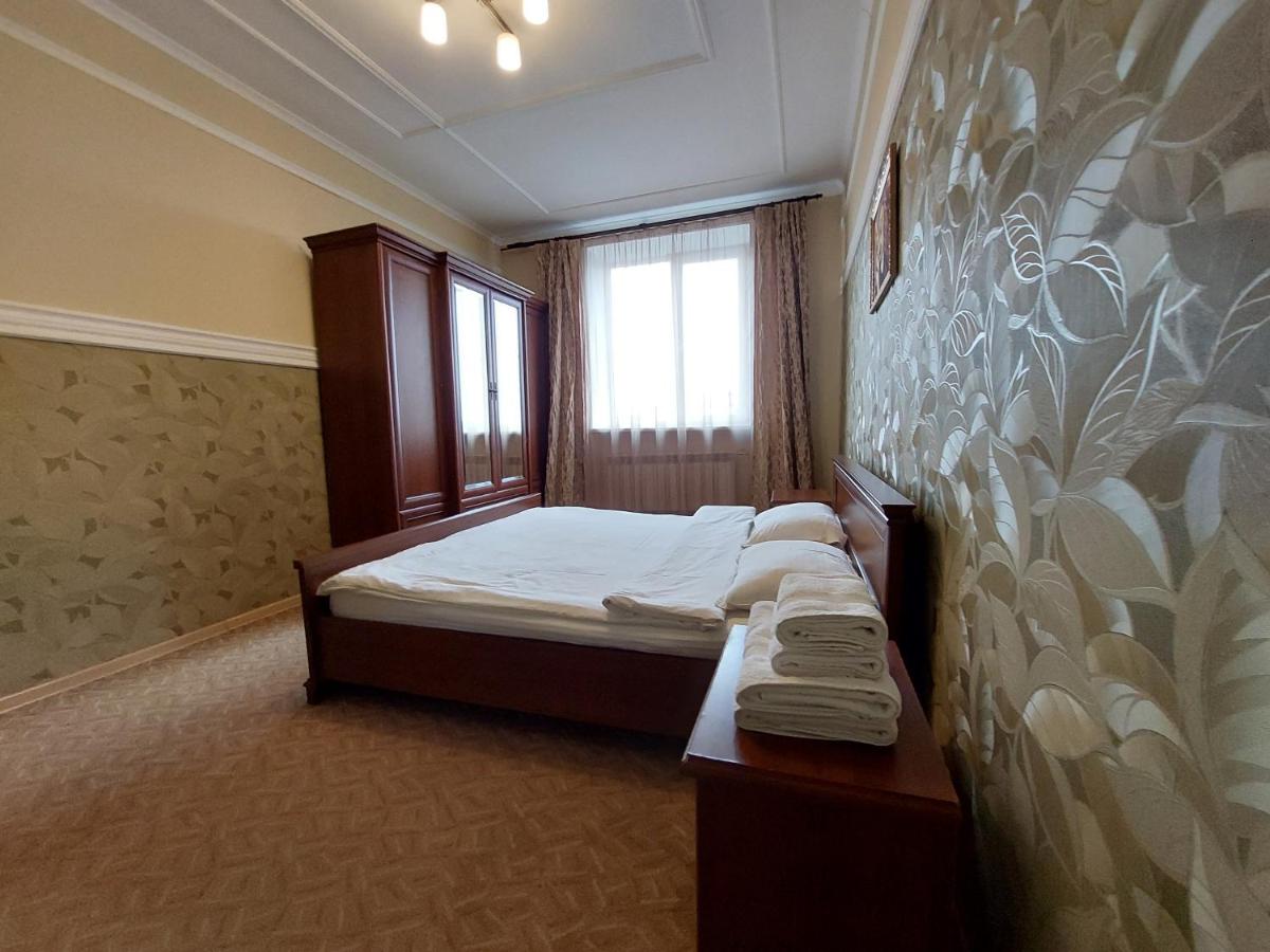 B&B Lutsk - Двокімнатні апартаменти у центрі - Bed and Breakfast Lutsk