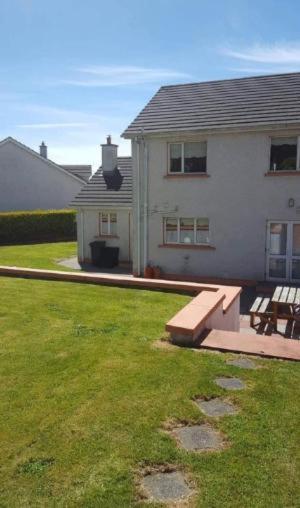 Superior 4 bedroom House Moville - Ferienwohnung Moville