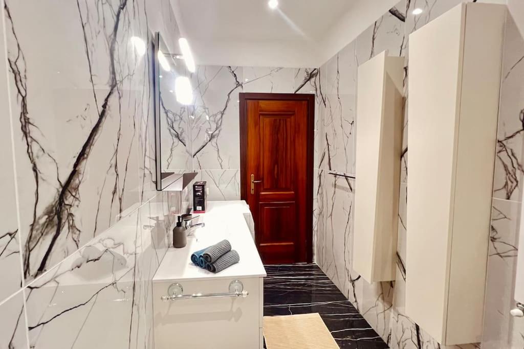 New and elegant apartment on the Navigli Netflix e Disney - Bed and Breakfast Milaan