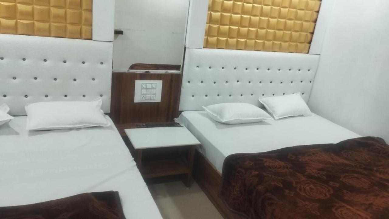 B&B Ujjain - Hotel Apera by New food Restaurant - Bed and Breakfast Ujjain