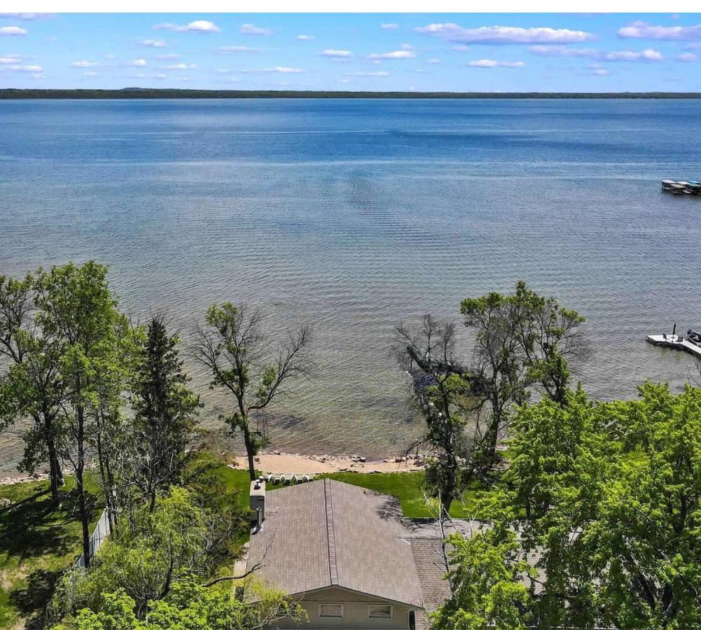 B&B Brainerd - Life Is Good Lodge lakefront with sandy beach - Bed and Breakfast Brainerd